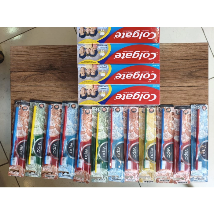 100 MM 4 ADET AİLE BOYU NANE FERAHLIGI DİŞ MACUNU NATURAL ORTA DİŞ FIRÇASI 12 ADET