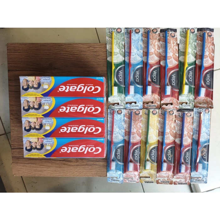 100 MM 4 ADET AİLE BOYU NANE FERAHLIGI DİŞ MACUNU NATURAL ORTA DİŞ FIRÇASI 12 ADET