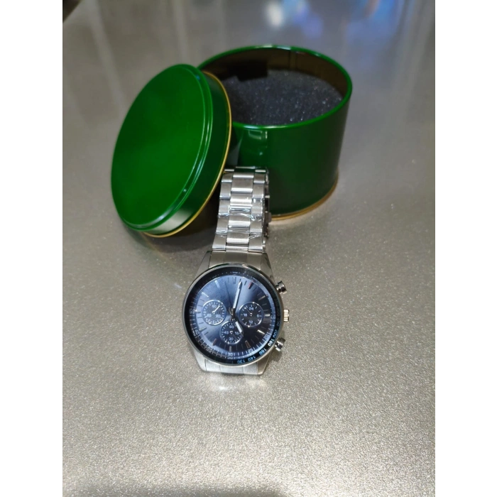 Gümüş Çelik Kordon Kronograf Tasarım Siyah Kadran Erkek Kol Saati