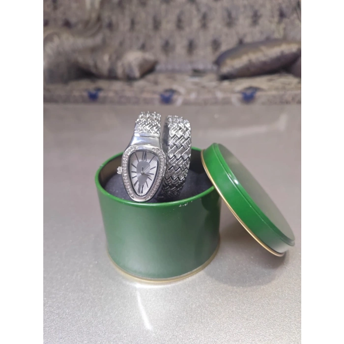 Gümüş Renk Beyaz Kadran Yılan Saat Dolamalı Saat