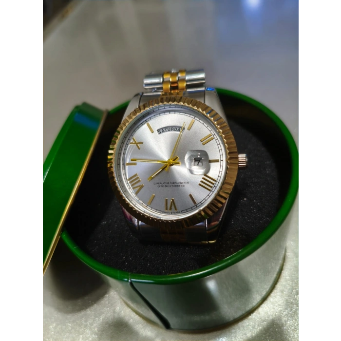 Şık Tasarım | Çelik & Altın Tonlu Kordon | Takvim & Gün Göstergesi - Erkek Kol Saati