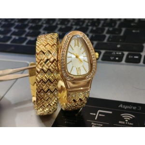 Altın Renk Taş Kaplama Beyaz Kadran Yılan Saat Dolamalı Saat