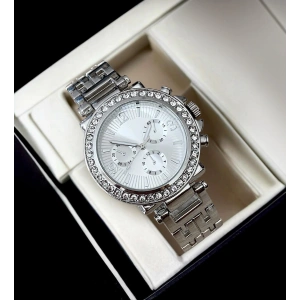 Metal Kordon Gümüş Renk Ve Taşlı Kadın Kol Saati