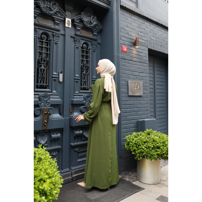 KADIN Haki Aerobik Yaka Çiçek Detaylı- Belden Bağlamalı Şık Tesettür Elbise 0308