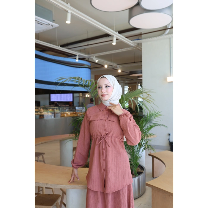 KADIN GÜL KURUSU MİRA BELDEN BAĞLAMALI CEP DETAYLI ETEKLİ TAKIM