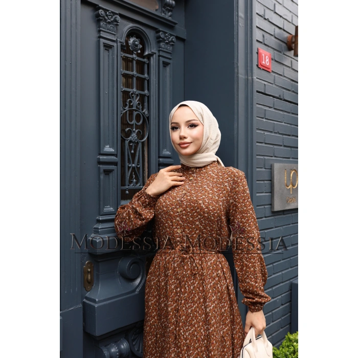 KADIN Kahve %100 Viskon Pamuklu Belden Bağlamalı Çiçek Desen Kat Kat Elbise V9540