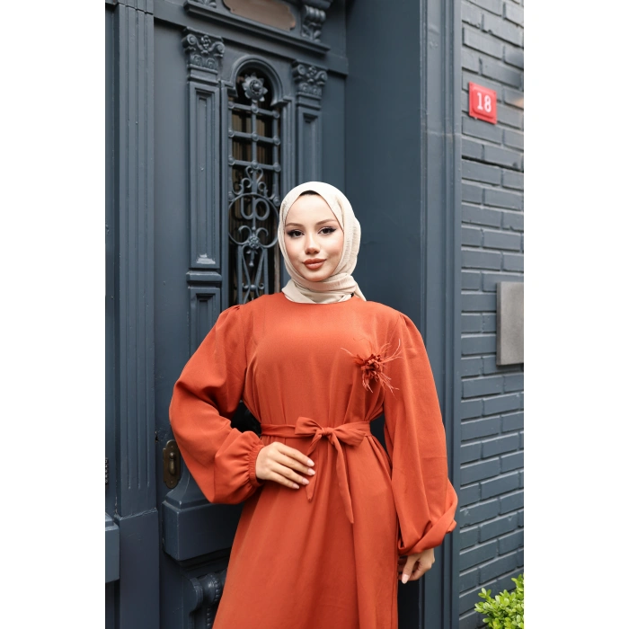 KADIN Kiremit Aerobik Yaka Çiçek Detaylı- Belden Bağlamalı Şık Tesettür Elbise 0307