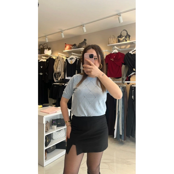 Baklava Desen Taş Detaylı Triko Bluz
