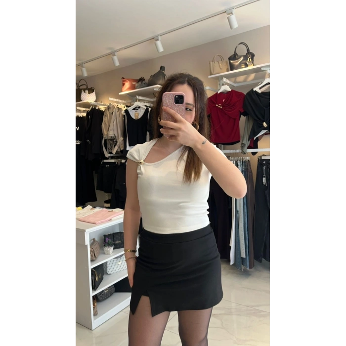 Gold Toka Detaylı Asimetrik Bluz