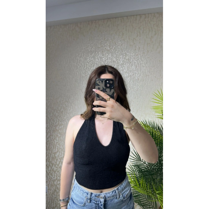 Halter Yaka Dantel Detaylı Top