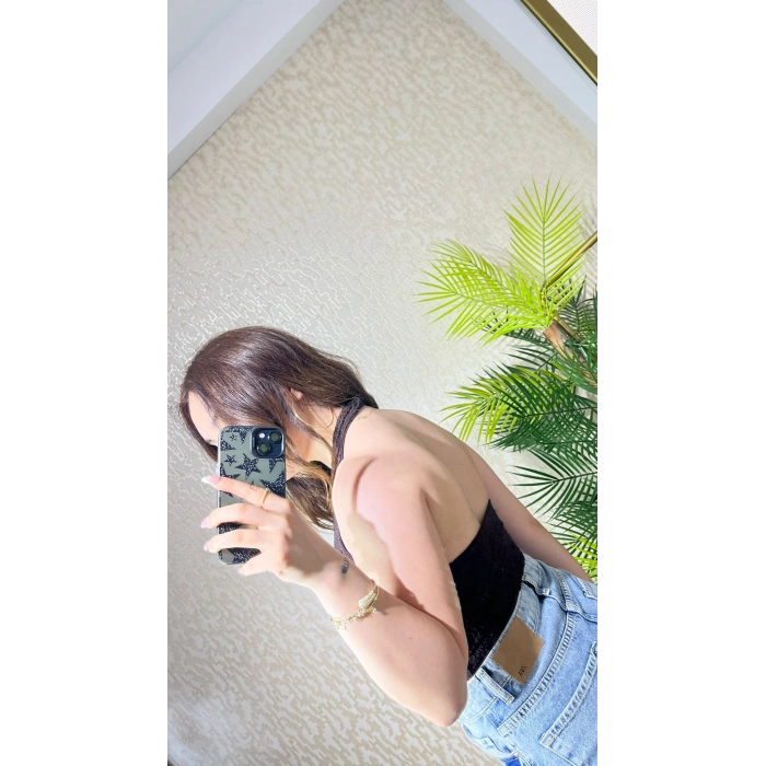 Halter Yaka Dantel Detaylı Top