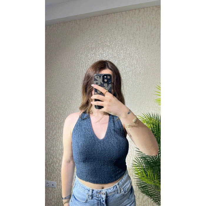 Halter Yaka Dantel Detaylı Top