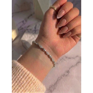 İnce Tasarım Zirkon Taşlı Işıltılı Gümüş Bileklik