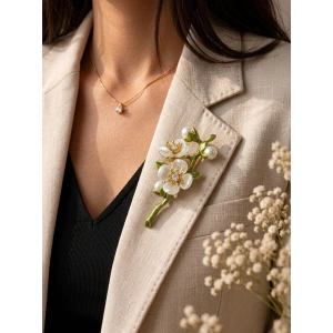 İnci Detaylı Floral Tasarım Broş