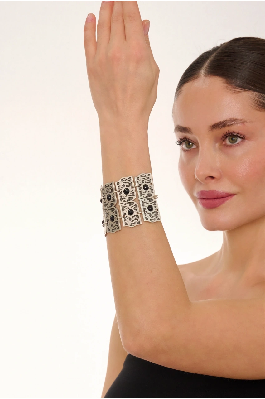 Kiraz Black Stoned Silver Plated Bracelet