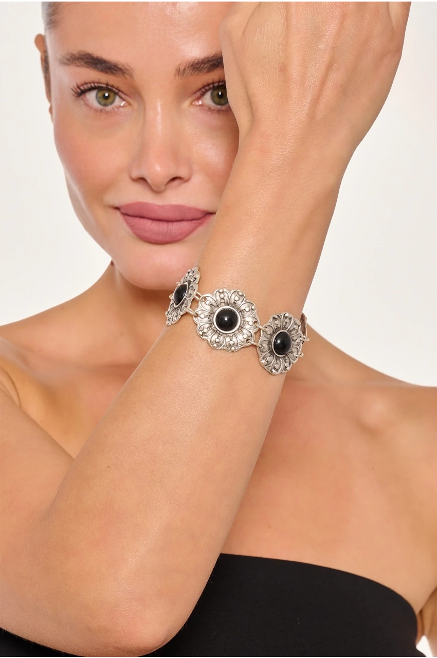 Kiraz Black Stoned Silver Plated Flower Bracelet