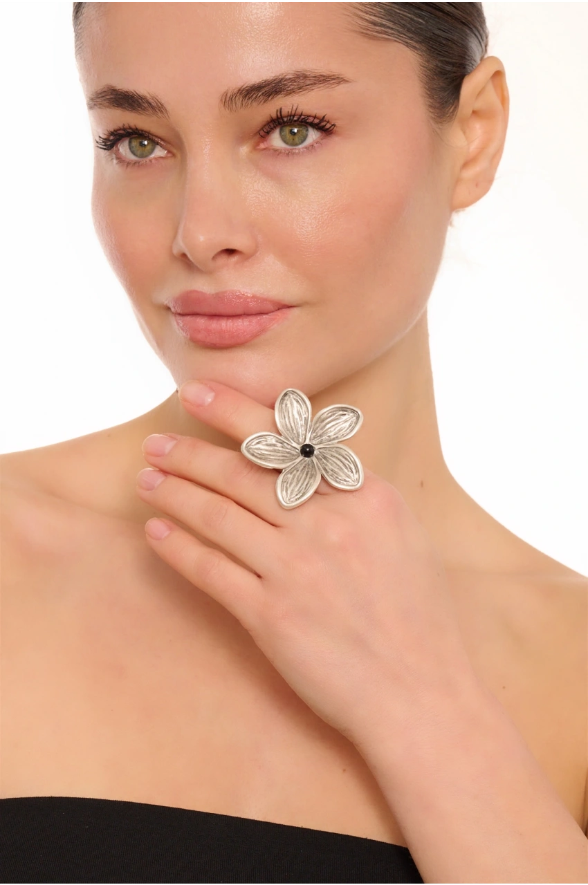 Kiraz Black Stoned Silver Plated Flower Ring