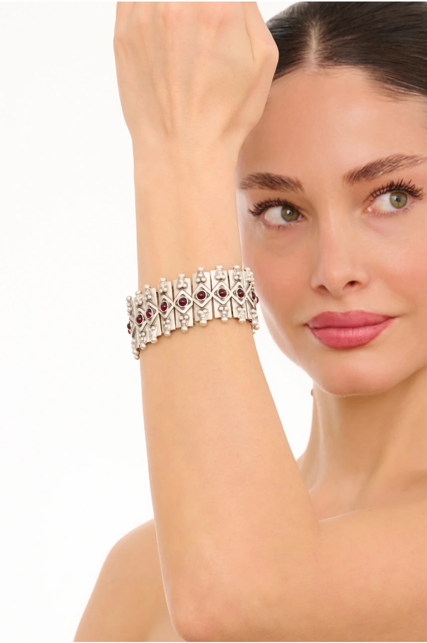 Kiraz Elastic Burgundy Stoned Silver Plated Bracelet