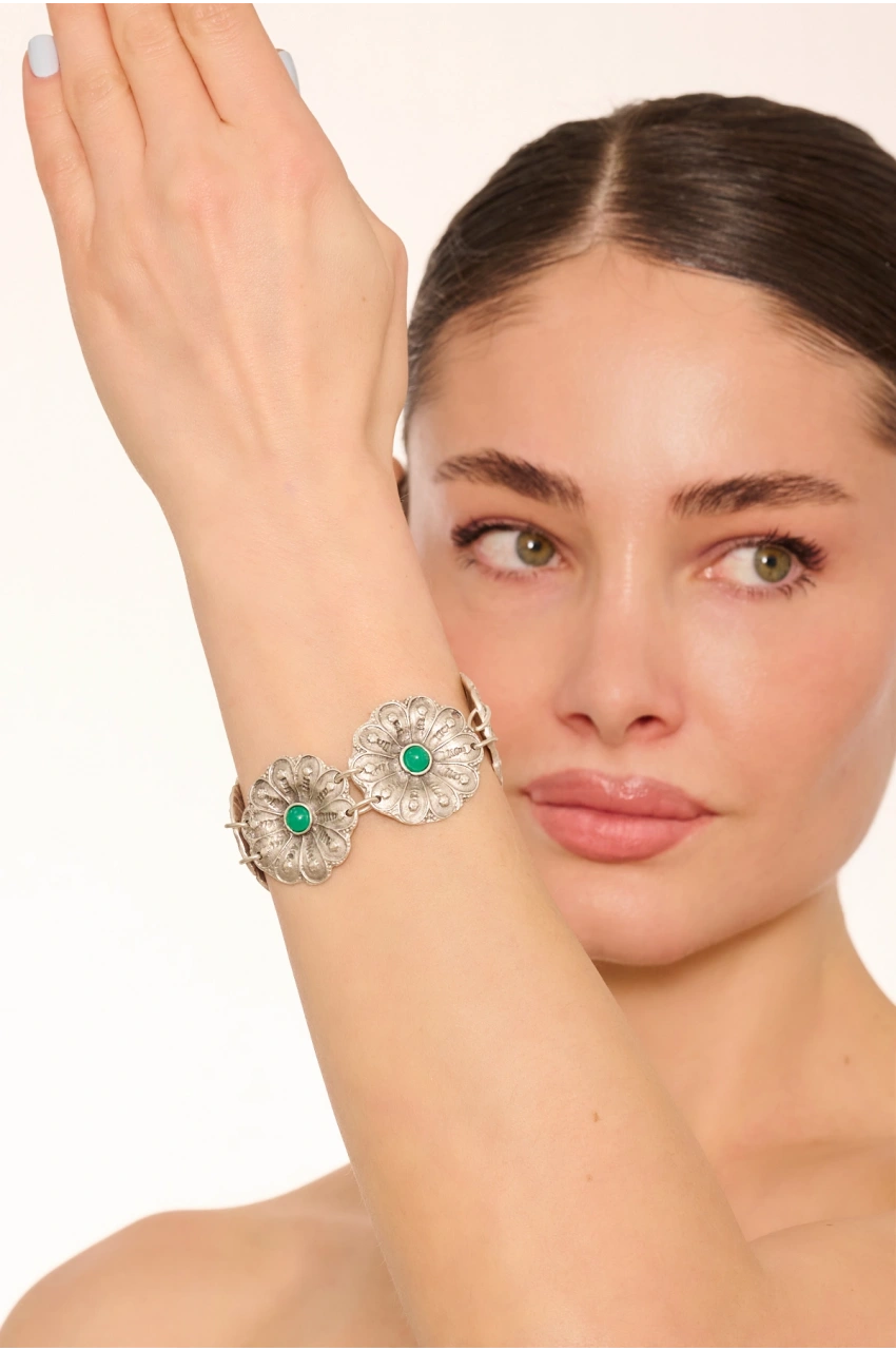Kiraz Green Stoned Silver Plated Flower Bracelet