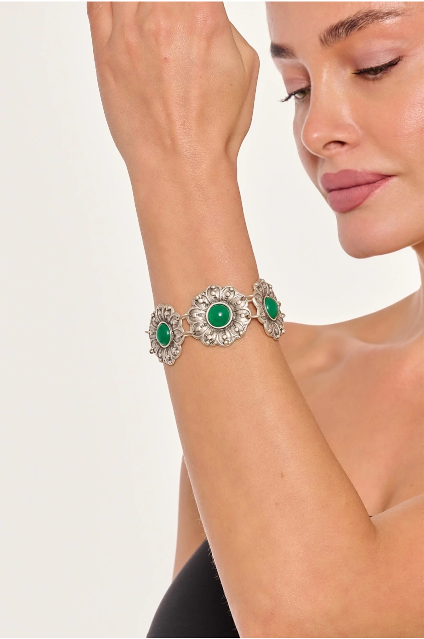 Kiraz Green Stoned Silver Plated Flower Bracelet