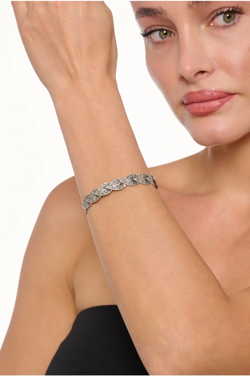 Kiraz Silver Plated Leaf Bracelet