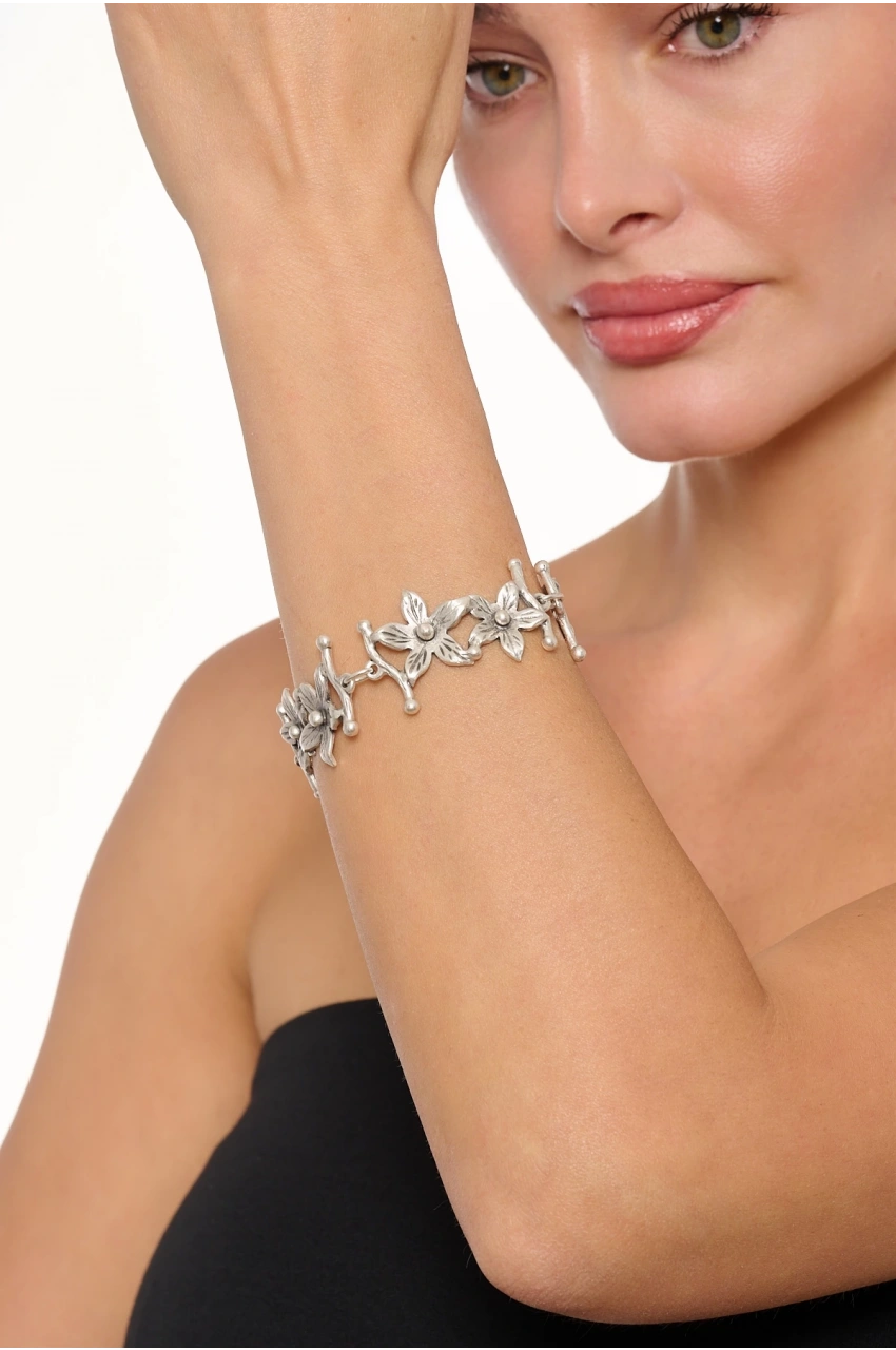 Kiraz Silver Plated Flower Bracelet