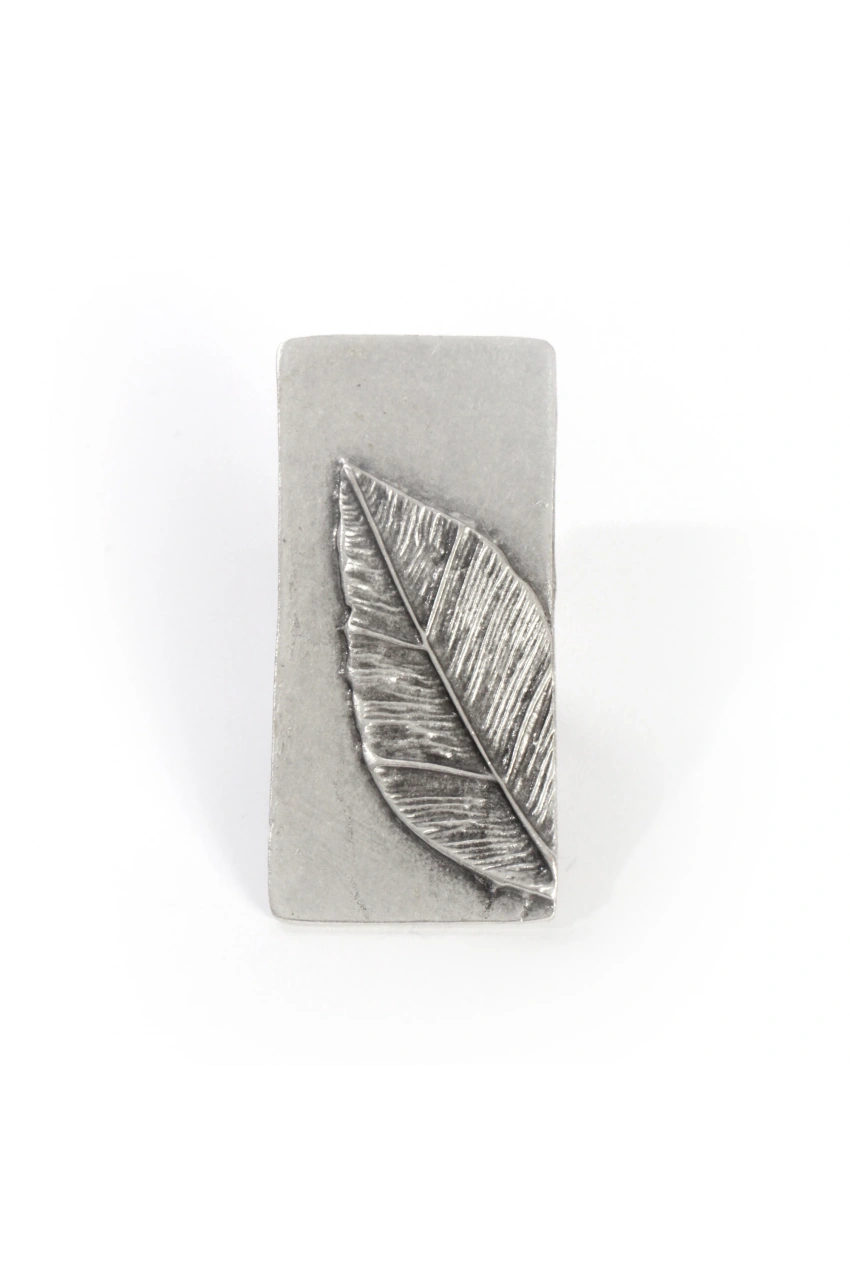 Leaf Patterned Rectangular Large Ring