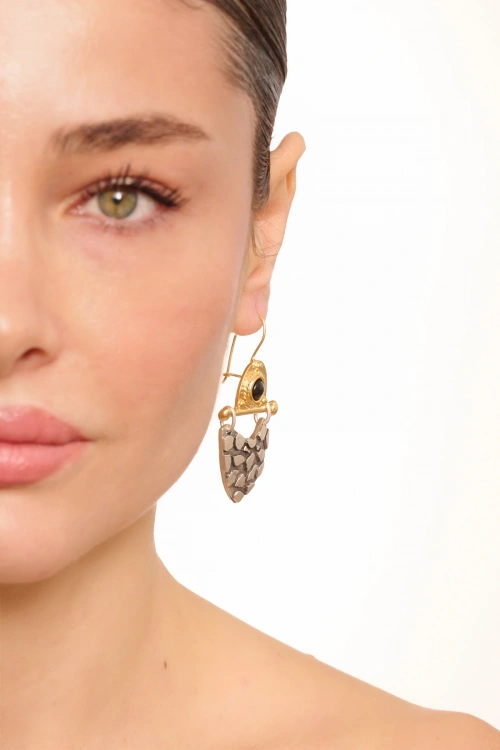 Kiraz Black Stoned Silver And Gold Plated Earring