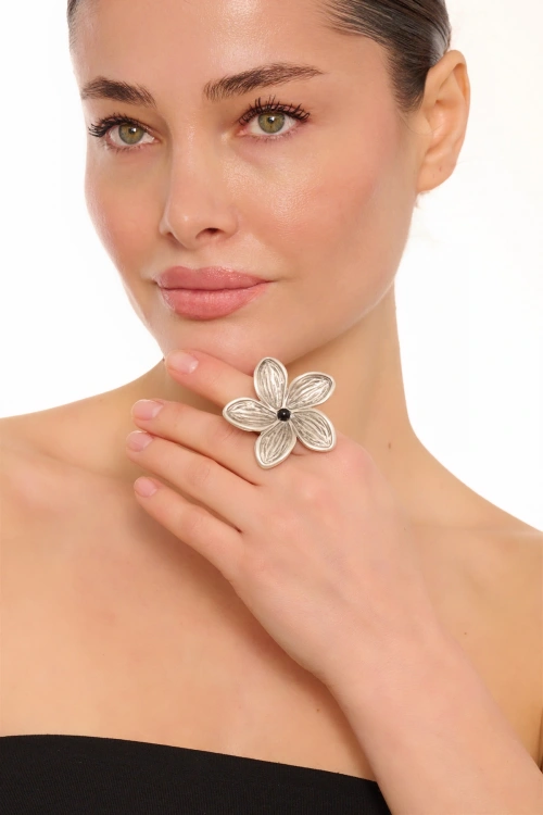 Kiraz Black Stoned Silver Plated Flower Ring