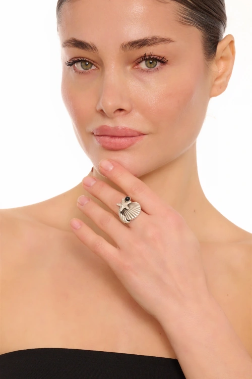 Kiraz Black Stoned Silver Plated Seashell Ring