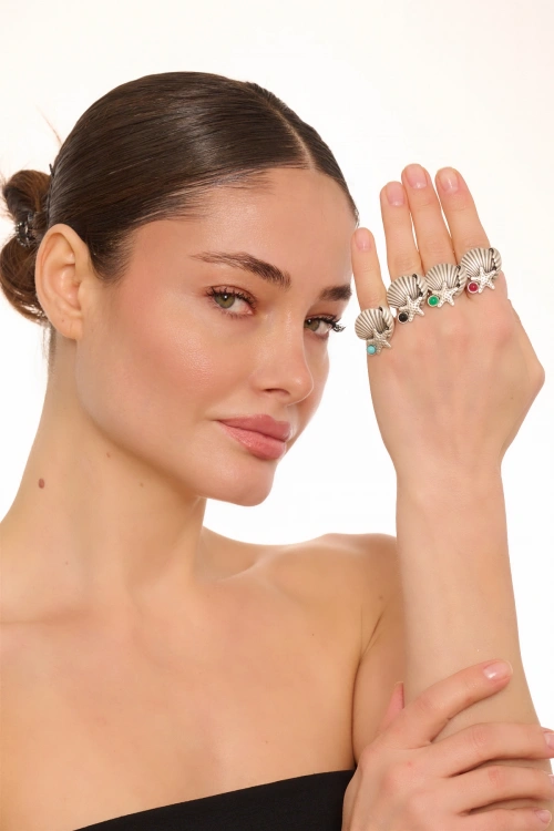 Kiraz Black Stoned Silver Plated Seashell Ring