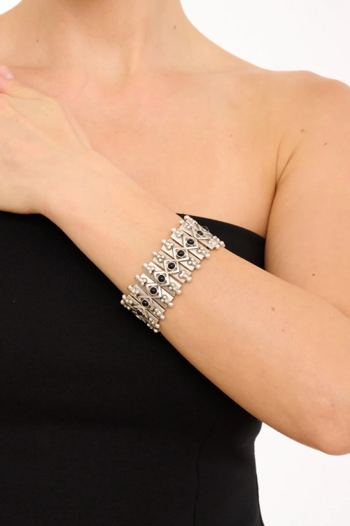 Kiraz Elastic Black Stoned Silver Plated Bracelet