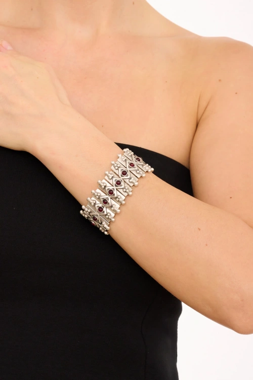 Kiraz Elastic Burgundy Stoned Silver Plated Bracelet