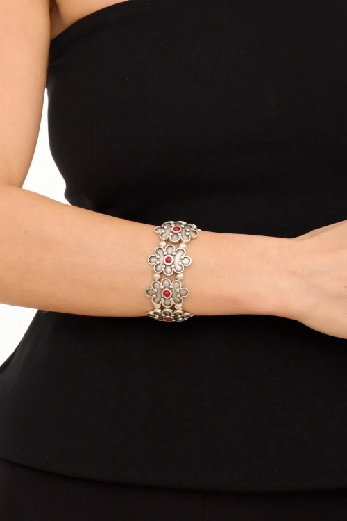 Kiraz Elastic Burgundy Stoned Silver Plated Flower Bracelet