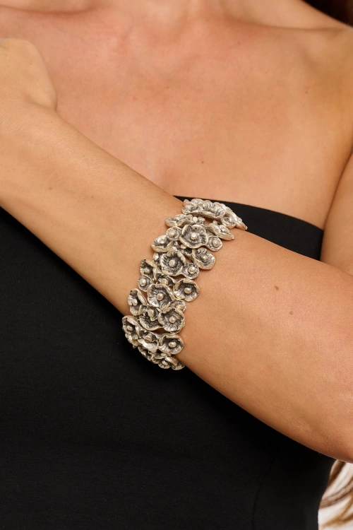 Kiraz Elastic Silver Plated Flower Bracelet