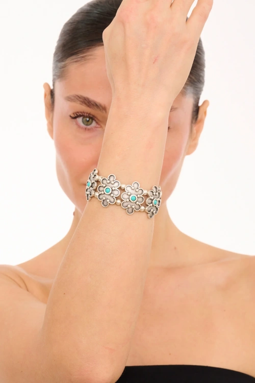 Kiraz Elastic Turquoise Stoned Silver Plated Flower Bracelet