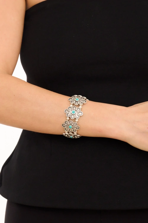 Kiraz Elastic Turquoise Stoned Silver Plated Flower Bracelet