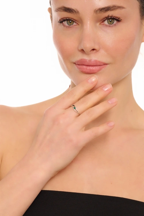 Kiraz Emerald Crystal Stoned Silver Plated Ring