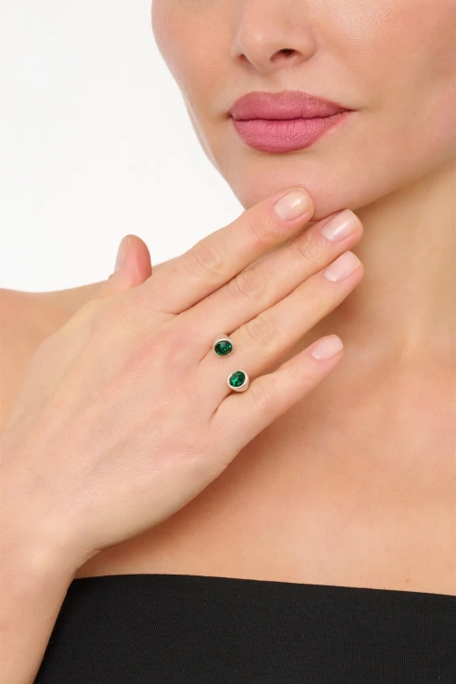 Kiraz Emerald Crystal Stoned Silver Plated Ring