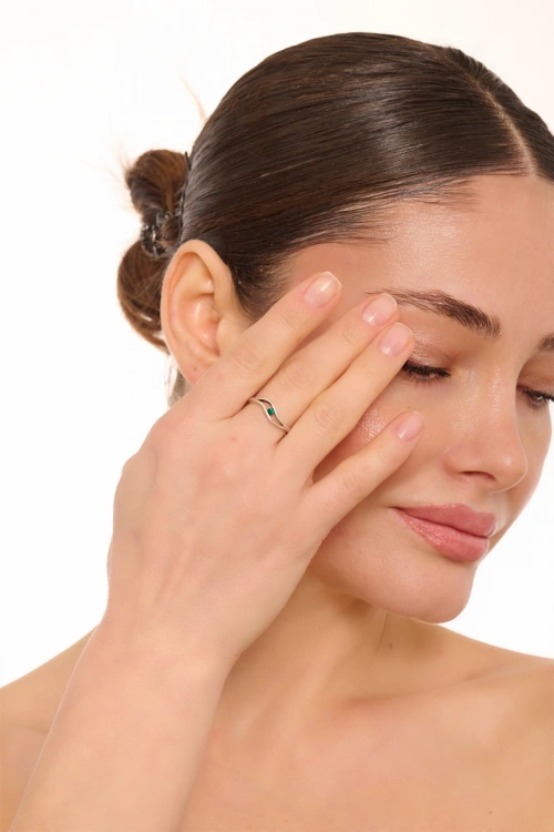 Kiraz Emerald Crystal Stoned Silver Plated Ring