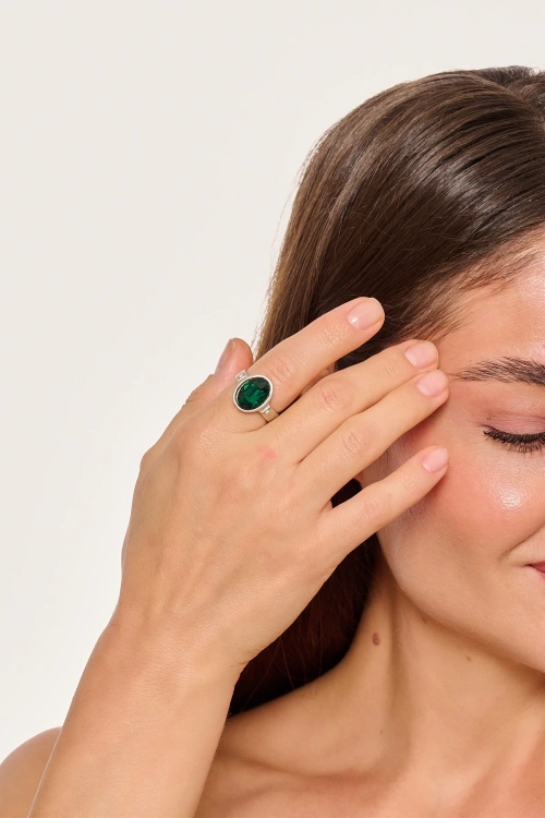 Kiraz Emerald Crystal Stoned Silver Plated Ring