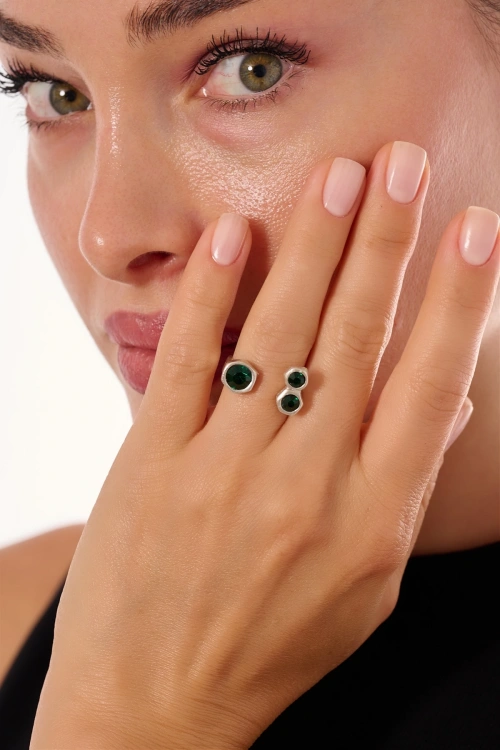 Kiraz Emerald Crystal Stoned Silver Plated Ring