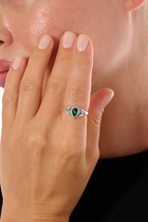 Kiraz Emerald Crystal Stoned Silver Plated Ring
