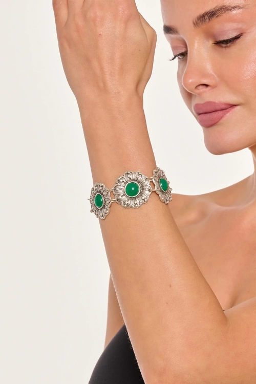 Kiraz Green Stoned Silver Plated Flower Bracelet