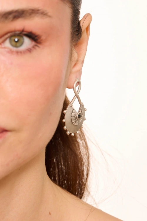 Kiraz Hematite Crystal Stoned Silver Plated Earring