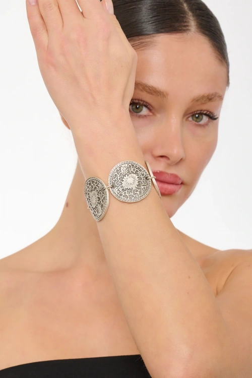 Kiraz Silver Plated Flower Bracelet