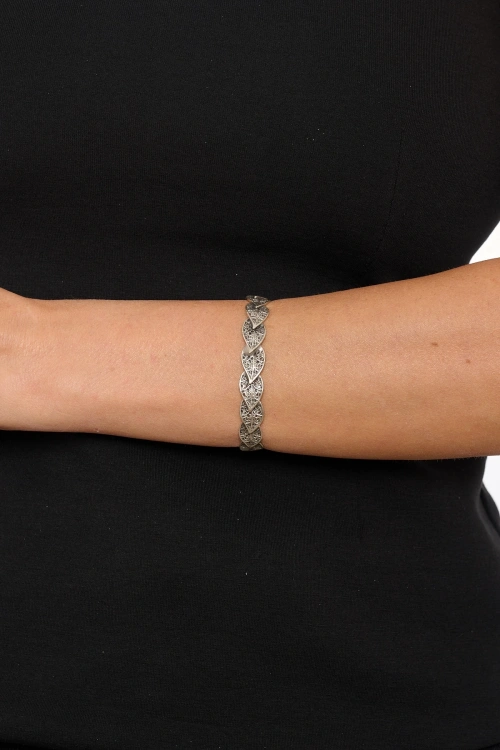 Kiraz Silver Plated Leaf Bracelet