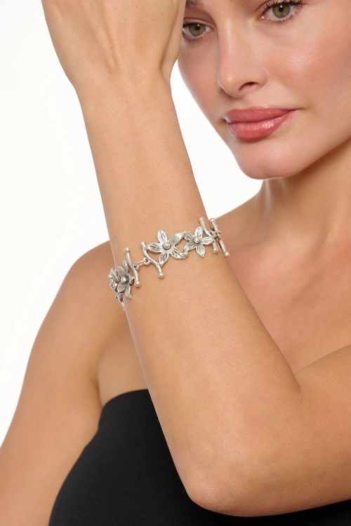Kiraz Silver Plated Flower Bracelet
