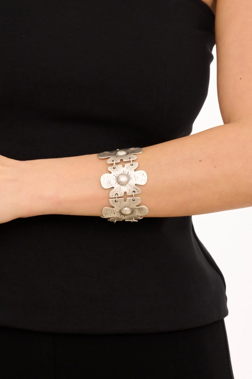 Kiraz Silver Plated Flower Bracelet