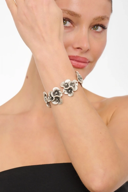 Kiraz Silver Plated Flower Bracelet